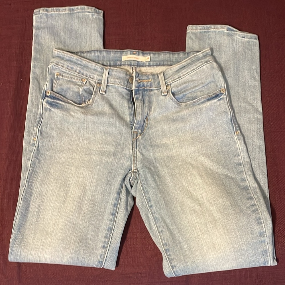 Levi’s mid rise skinny size 28 jeans